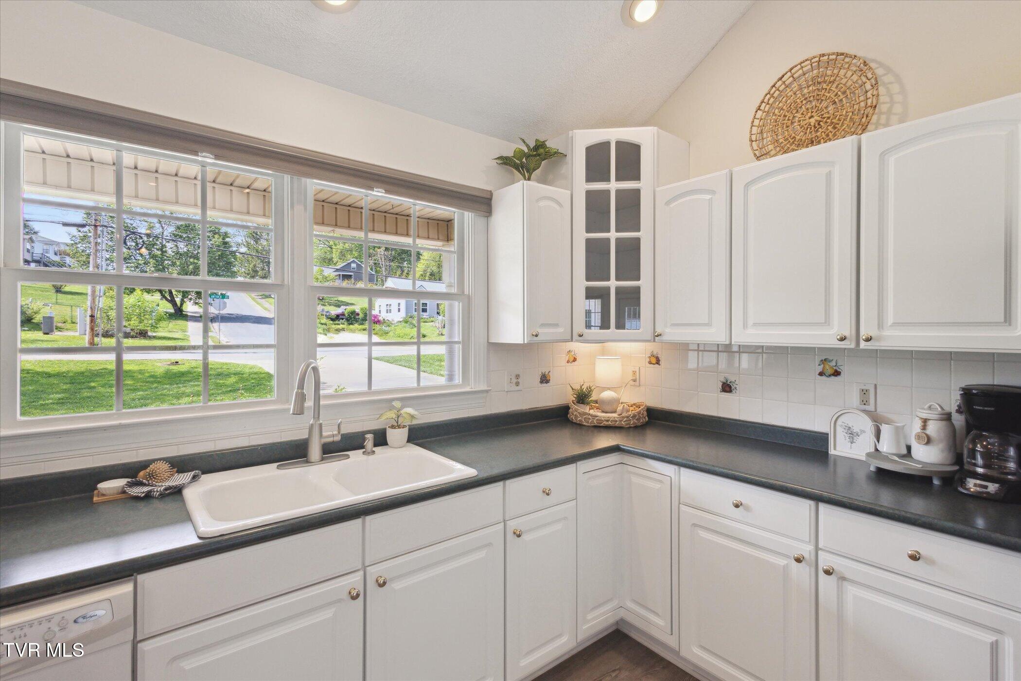 2905 Antioch Road Johnson City, TN 37604 - Photo 12 of 35 13-2905-Antioch-Rd-Johnson-City-TN-37604