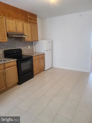 $1,100 | 4918 Locust Street, Unit 3, Philadelphia, PA 19139