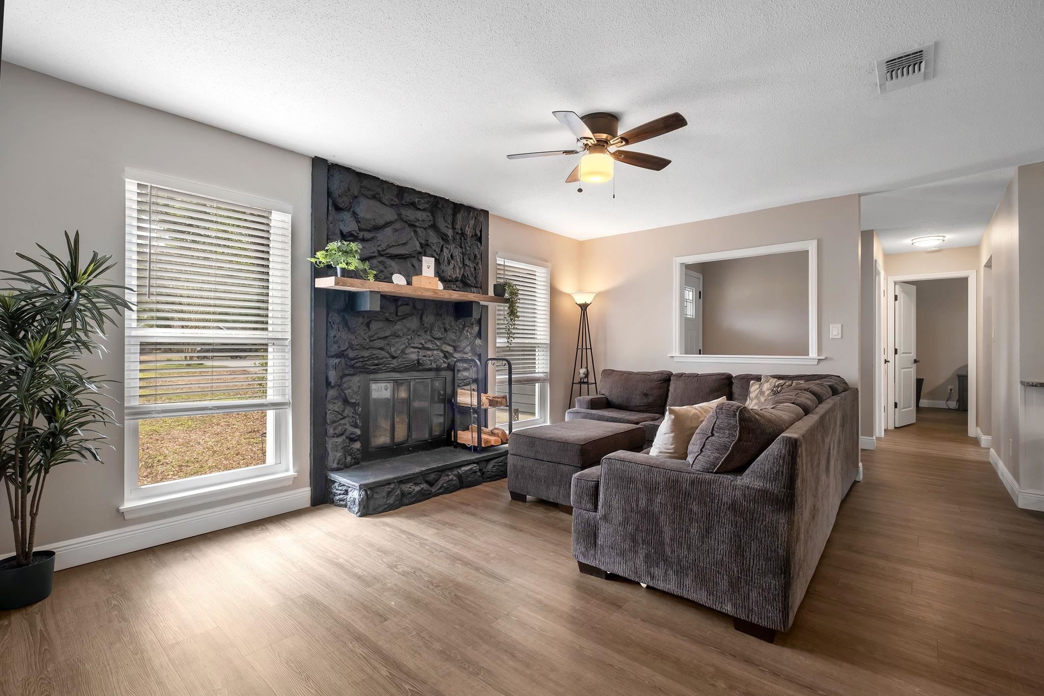 240 Intrepid Court Tallahassee, FL 32312 - Photo 18 of 39