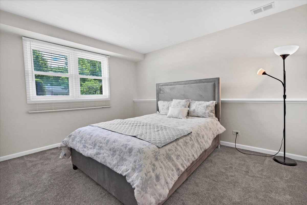 1820 Claremont Road Hoffman Estates, IL 60169 - Photo 27 of 33