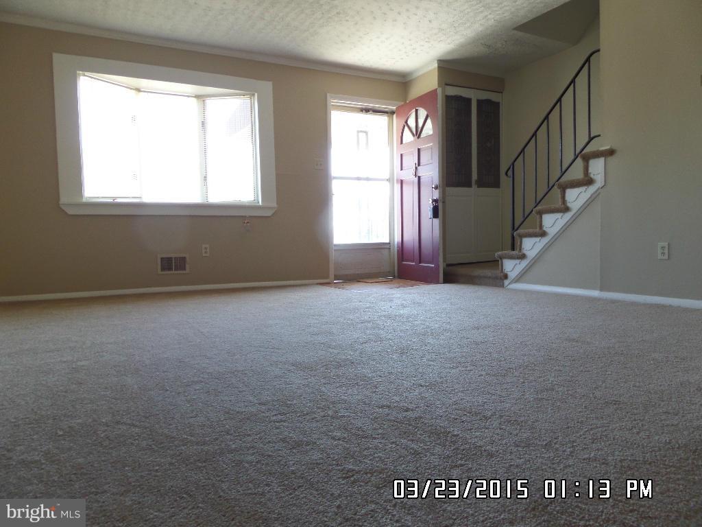 5704 Utrecht Road Baltimore, MD 21206 - Photo 2 of 19 Living Room