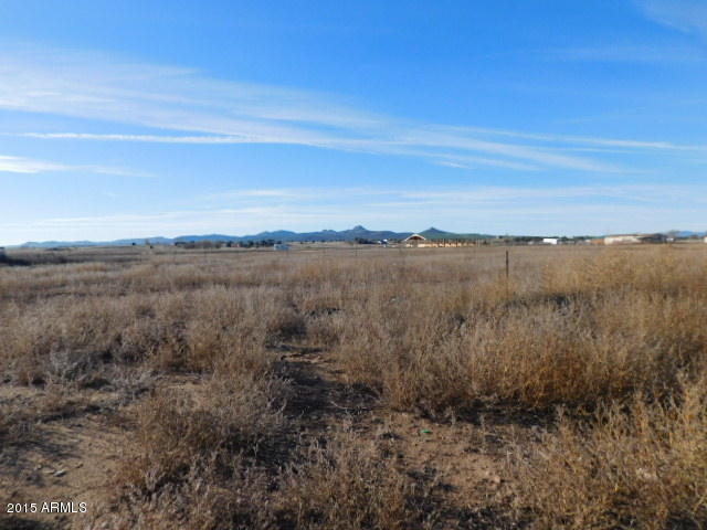3555 West Rocky Road Paulden, AZ 86334 - Photo 7 of 65 backyard (1)