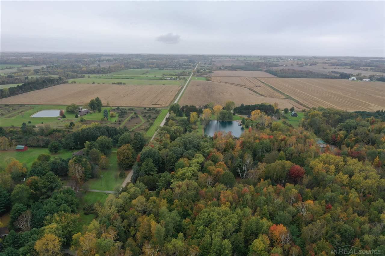 2720 South Lakeshore Road Applegate, MI 48401 - Photo 32 of 35 50058911-31.JPG