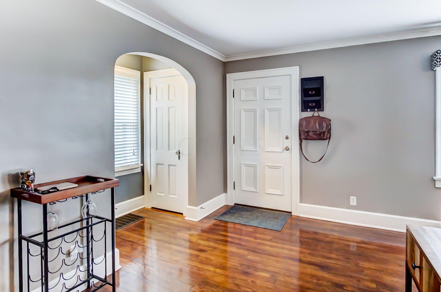 781 Granville Road Newark, OH 43055 - Photo 2 of 35
