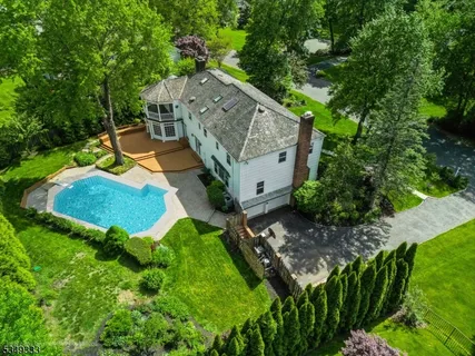 $1,975,000 | 40 Thornley Drive, Chatham, NJ 07928