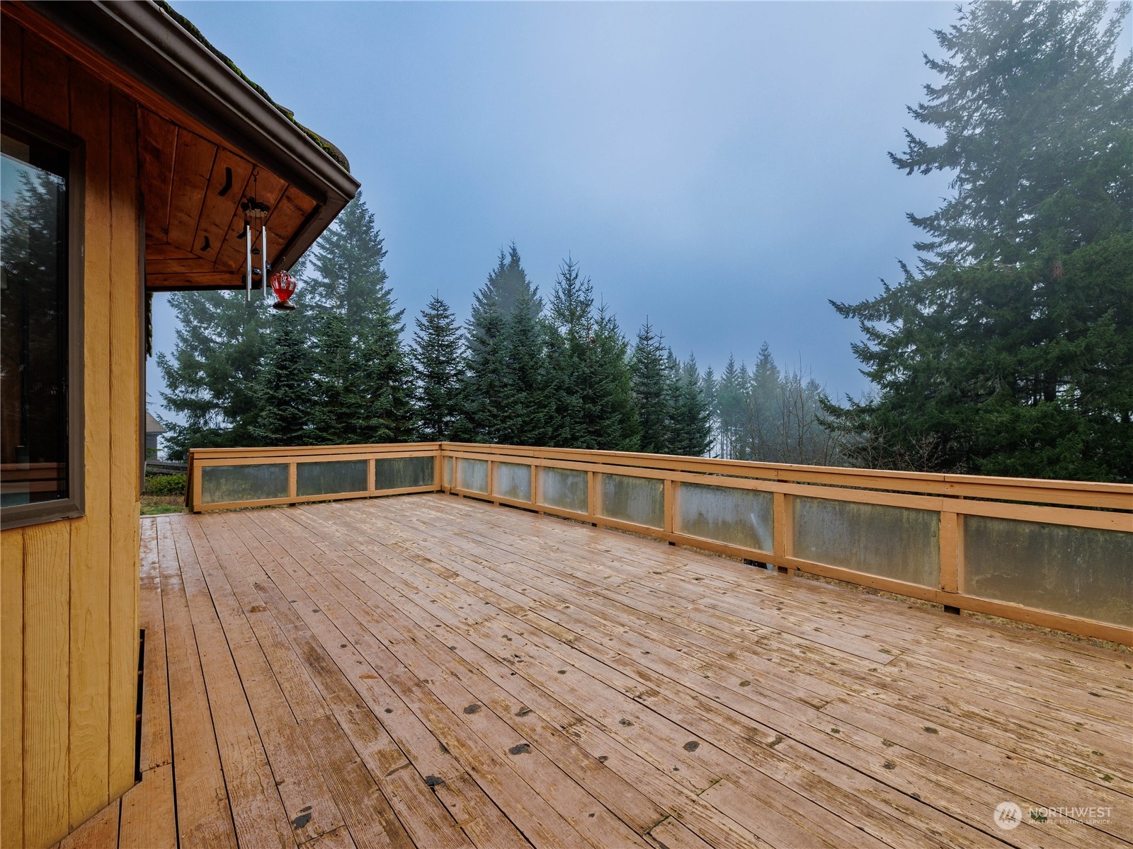 133 Ridgeview Road Chehalis, WA 98532 - Photo 11 of 32 a view of balcony with wooden floor and fence