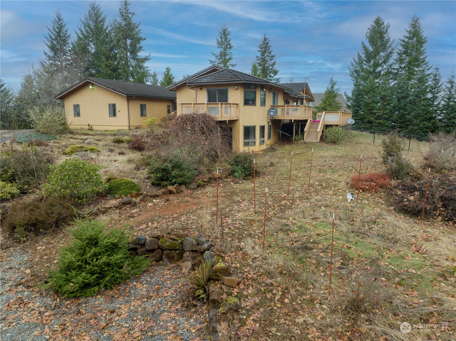 133 Ridgeview Road Chehalis, WA 98532 - Photo 22 of 32 a view of a front of house with a yard