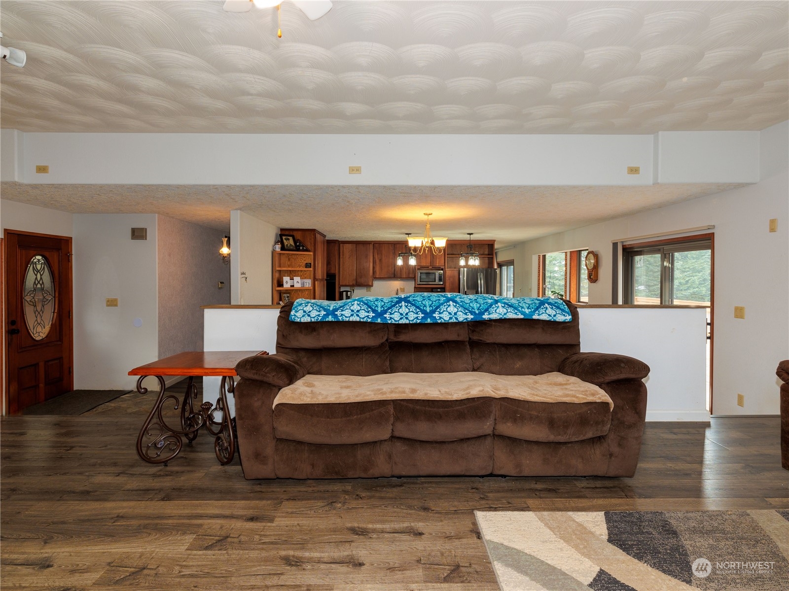 133 Ridgeview Road Chehalis, WA 98532 - Photo 7 of 32 a living room with furniture