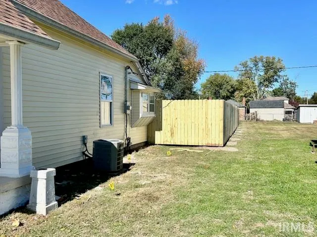 $159,900 | 945 Morey Street, Clinton, IN 47842