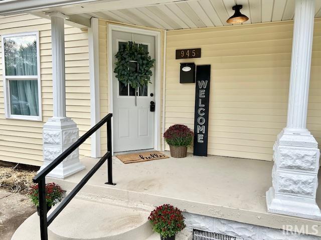 945 Morey Street Clinton, IN 47842 - Photo 2 of 22