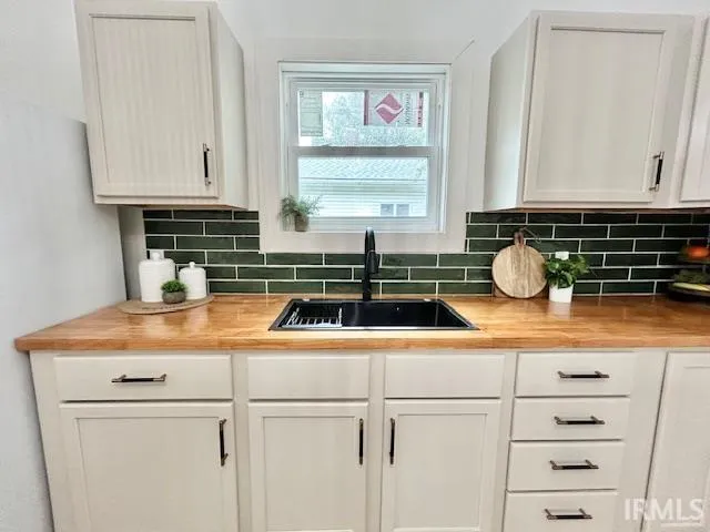 $159,900 | 945 Morey Street, Clinton, IN 47842