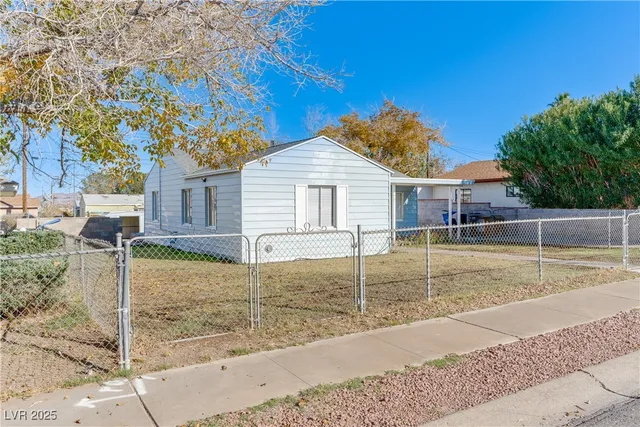 $1,765 | 407 Republic Street, Henderson, NV 89015