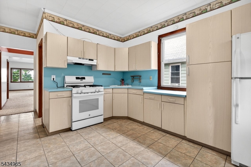 319 Paterson Avenue East Rutherford, NJ 07073 - Photo 10 of 14