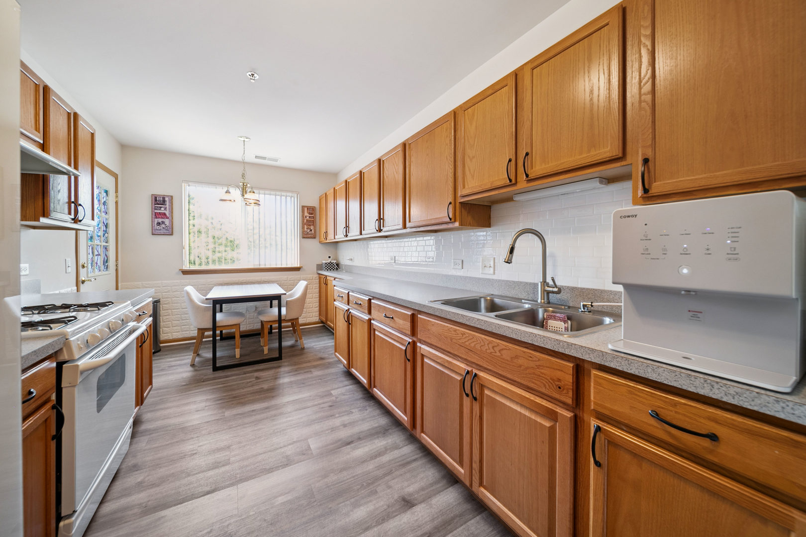 941 North Swift Road, Unit 201 Addison, IL 60101 - Photo 7 of 34 Gallery Image 7