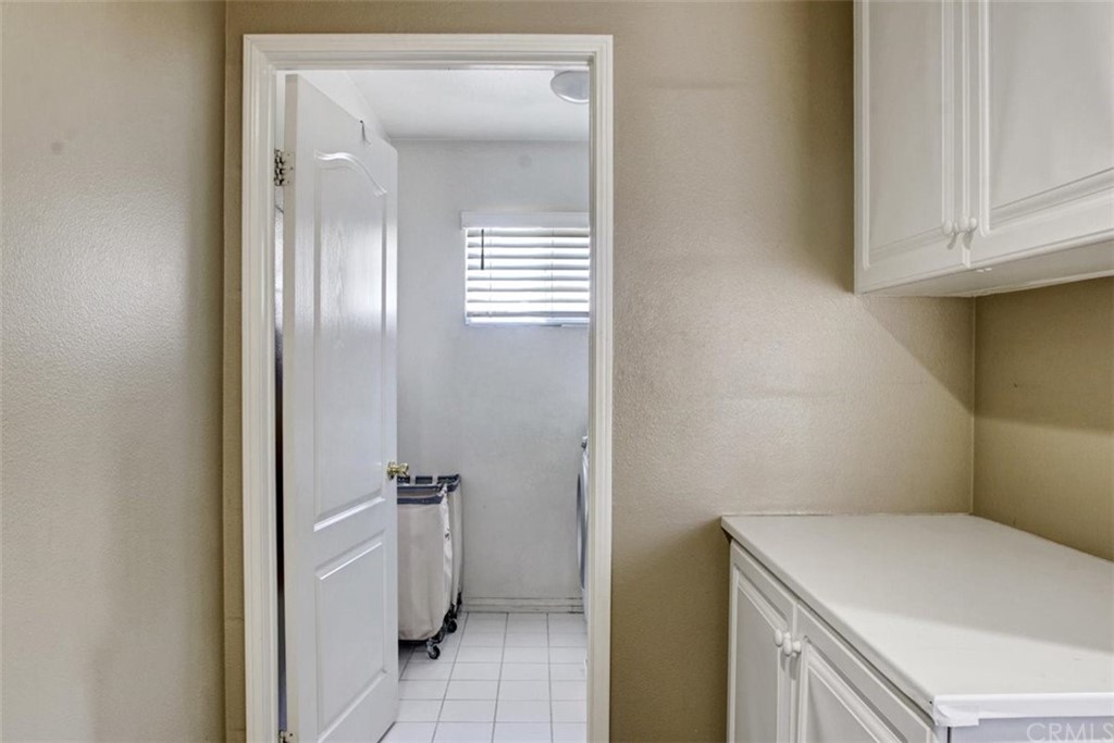 973 Thicket Drive Carson, CA 90746 - Photo 20 of 32 a bathroom with a sink
