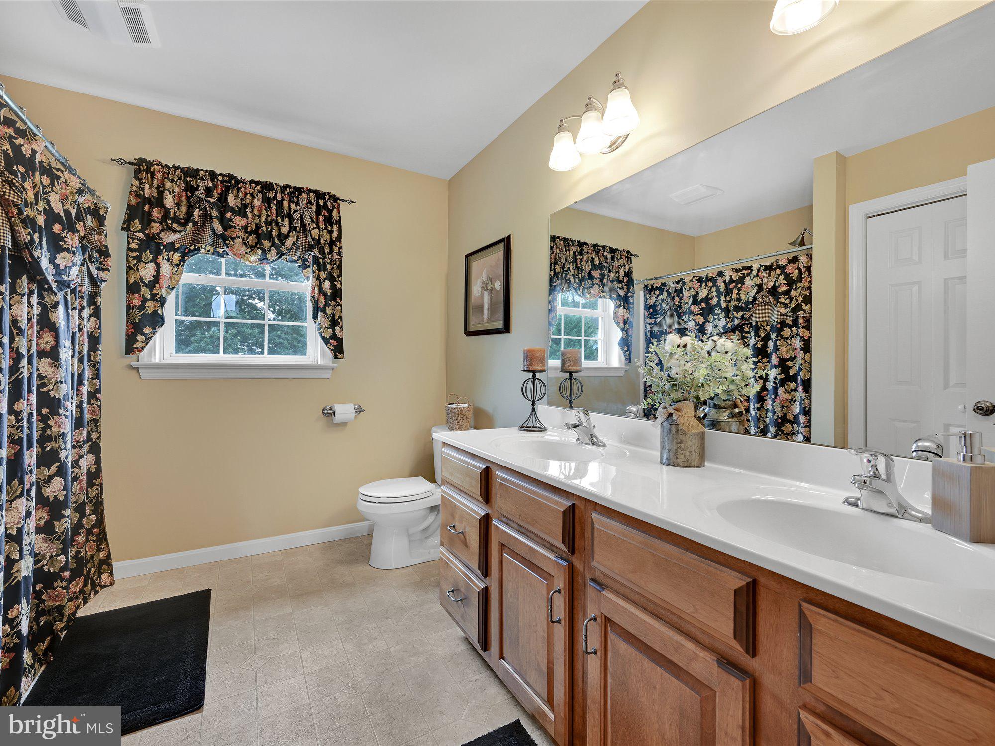 1324 West Ridge Road Elizabethtown, PA 17022 - Photo 29 of 41 Full Bath