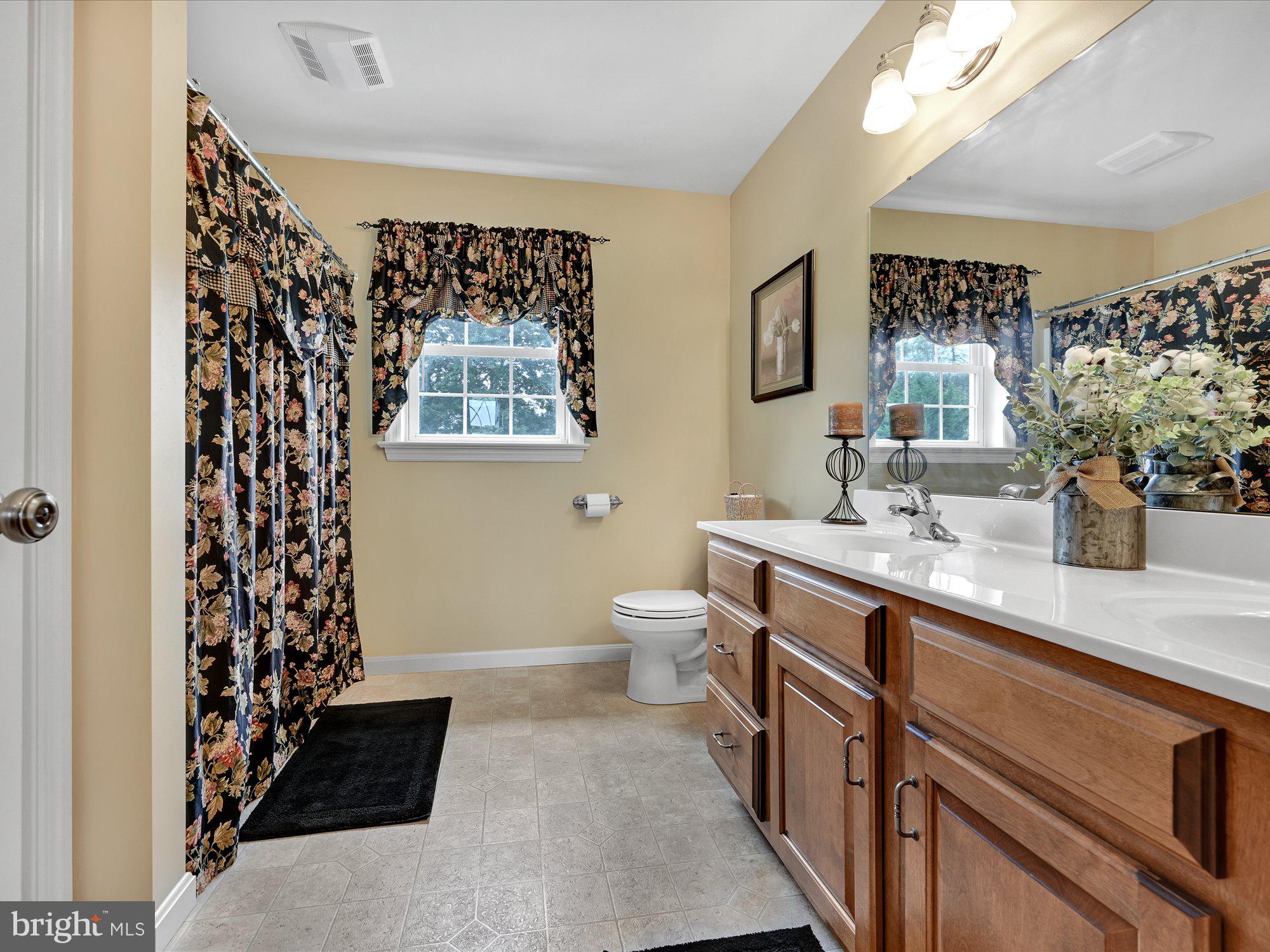 1324 West Ridge Road Elizabethtown, PA 17022 - Photo 30 of 41 Full Bath