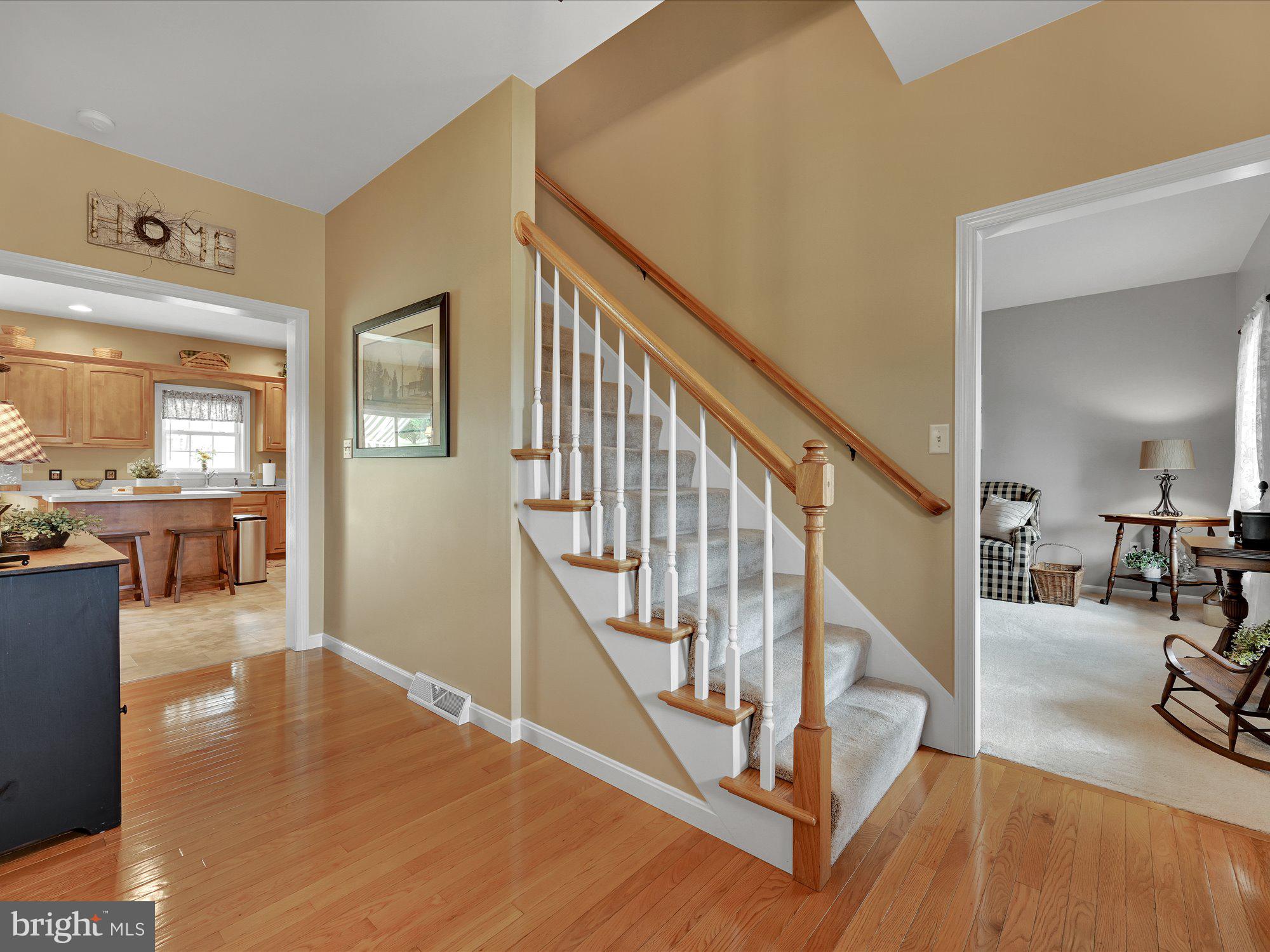 1324 West Ridge Road Elizabethtown, PA 17022 - Photo 8 of 41 Foyer