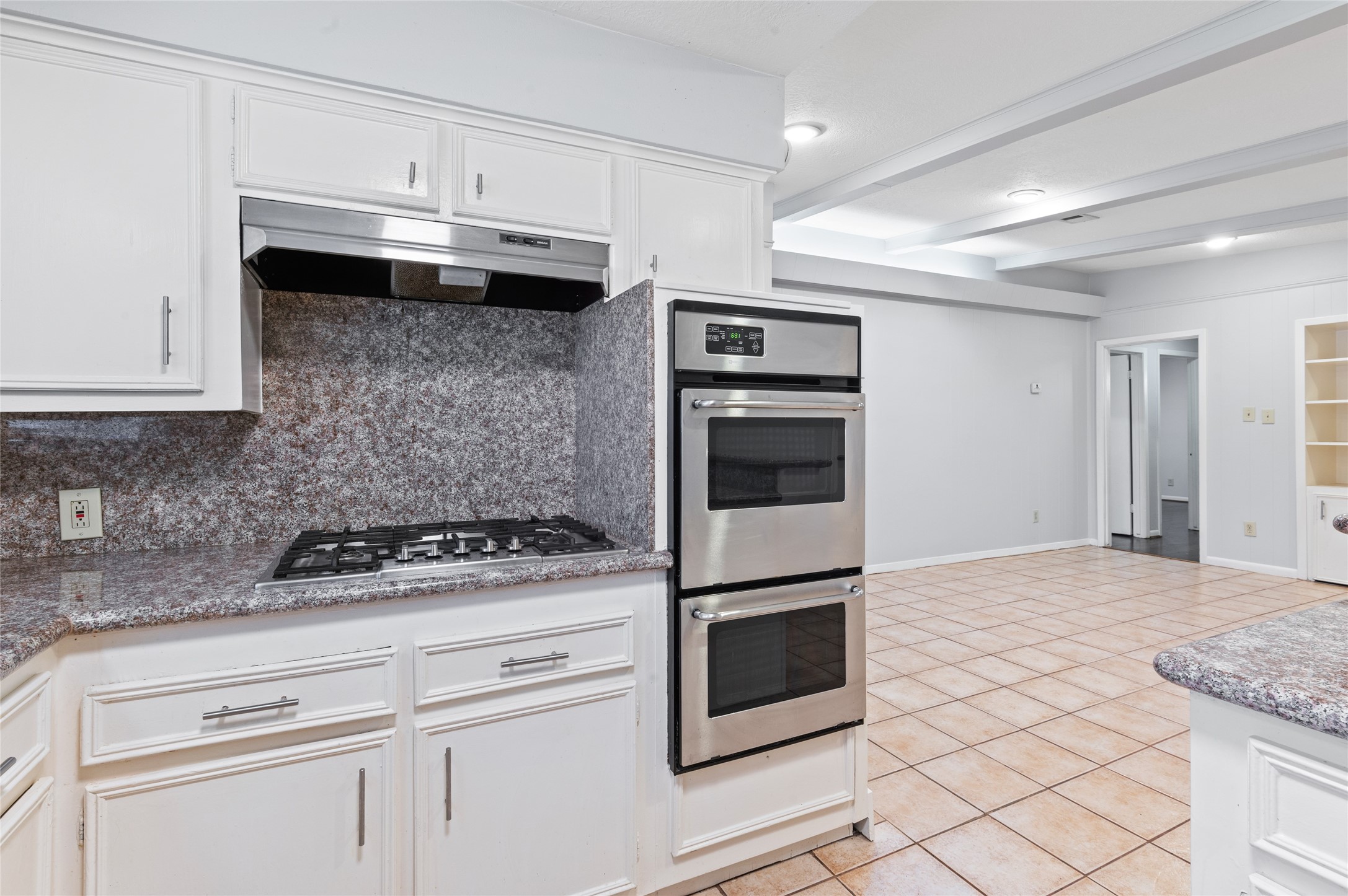 118 East Thornton Road Houston, TX 77022 - Photo 4 of 22