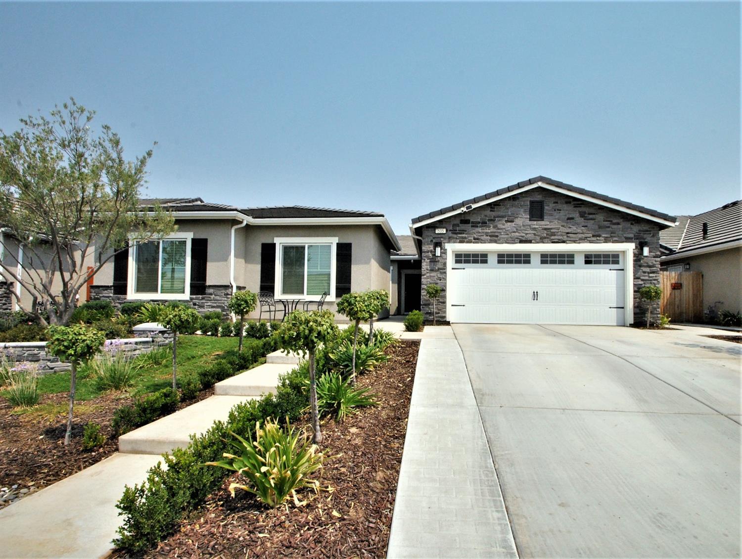 535 Cascade Way Madera, CA 93636 - Photo 3 of 35 Gallery Image 3