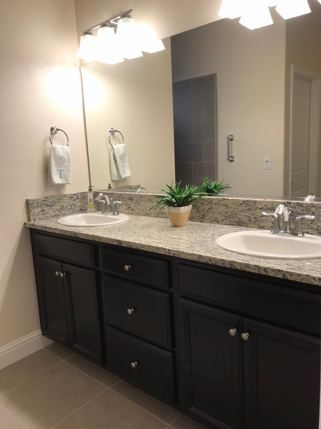 535 Cascade Way Madera, CA 93636 - Photo 22 of 35 Gallery Image 22