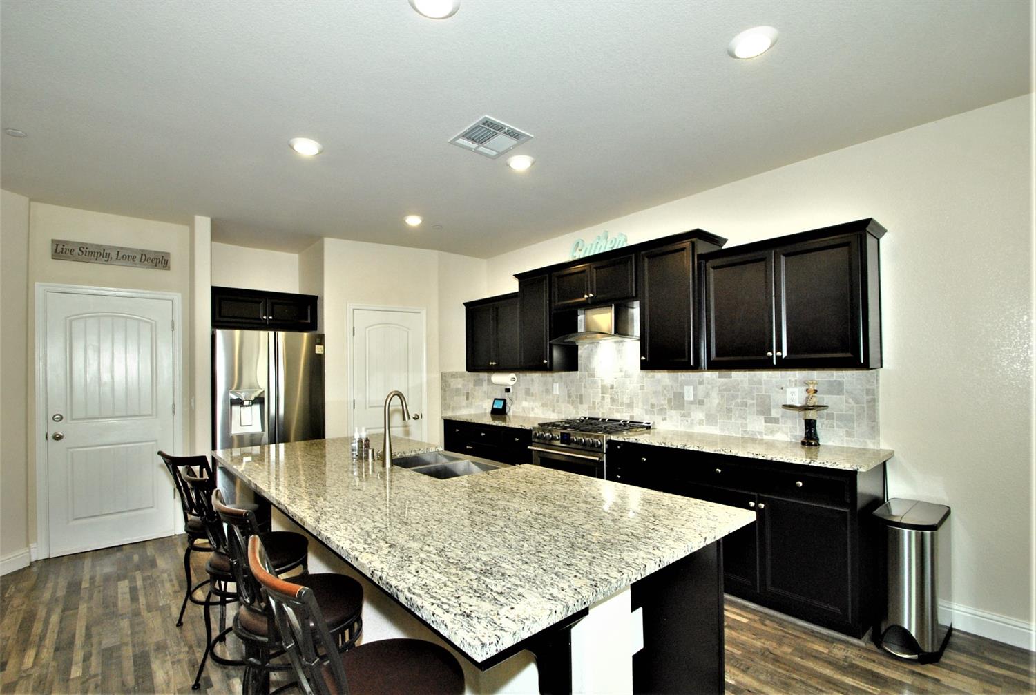 535 Cascade Way Madera, CA 93636 - Photo 7 of 35 Gallery Image 7