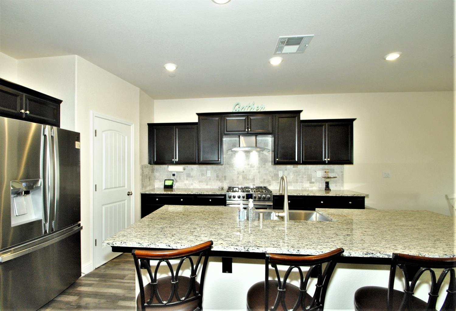 535 Cascade Way Madera, CA 93636 - Photo 8 of 35 Gallery Image 8