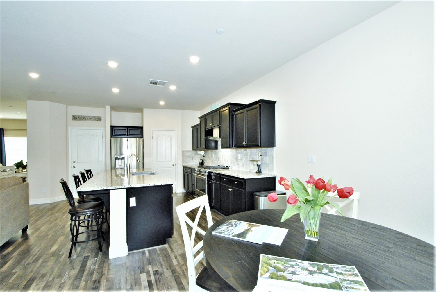 535 Cascade Way Madera, CA 93636 - Photo 9 of 35 Gallery Image 9