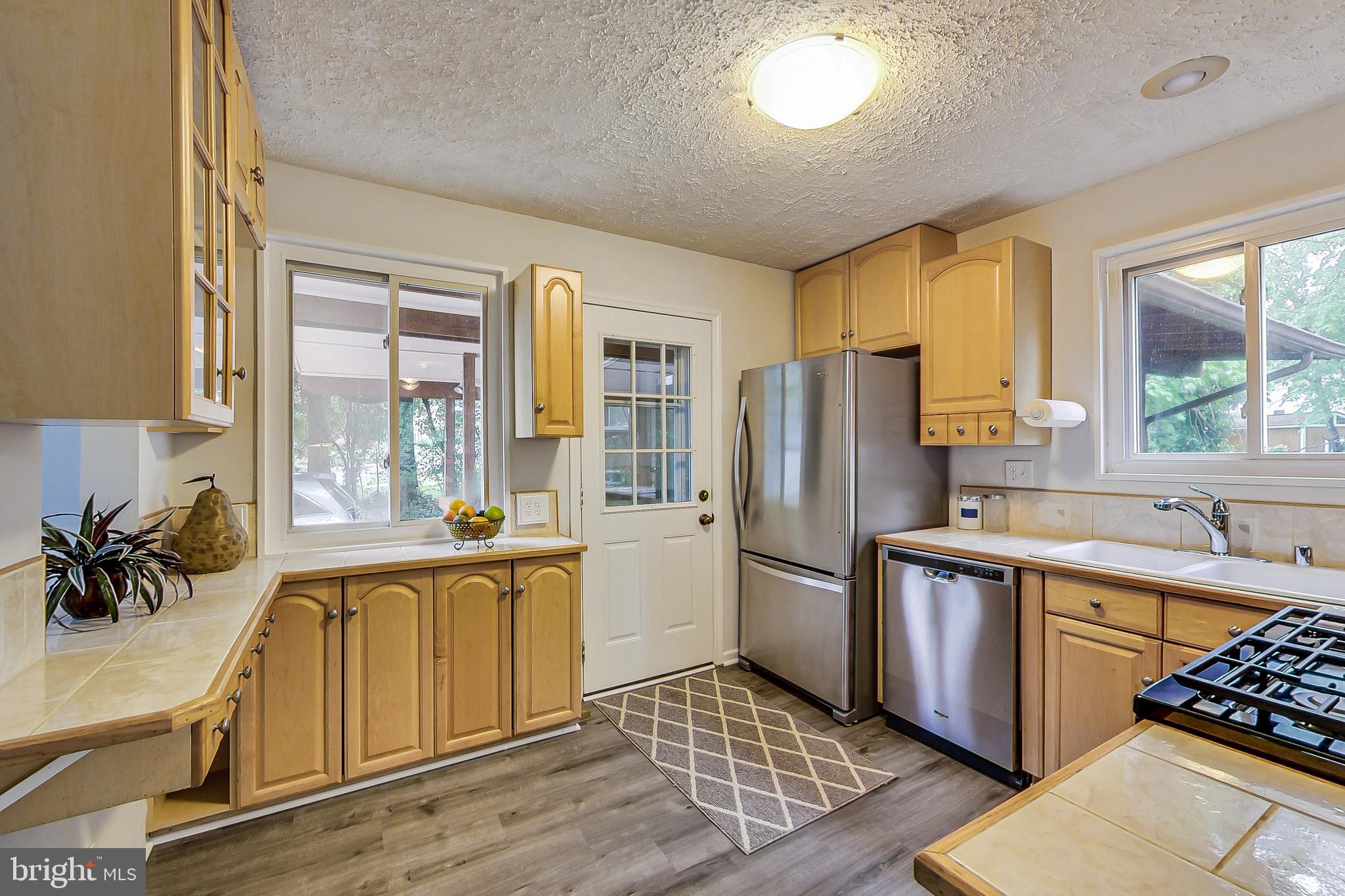 3200 Kayson Street Silver Spring, MD 20906 - Photo 8 of 37 Kitchen w/New SS Appliances