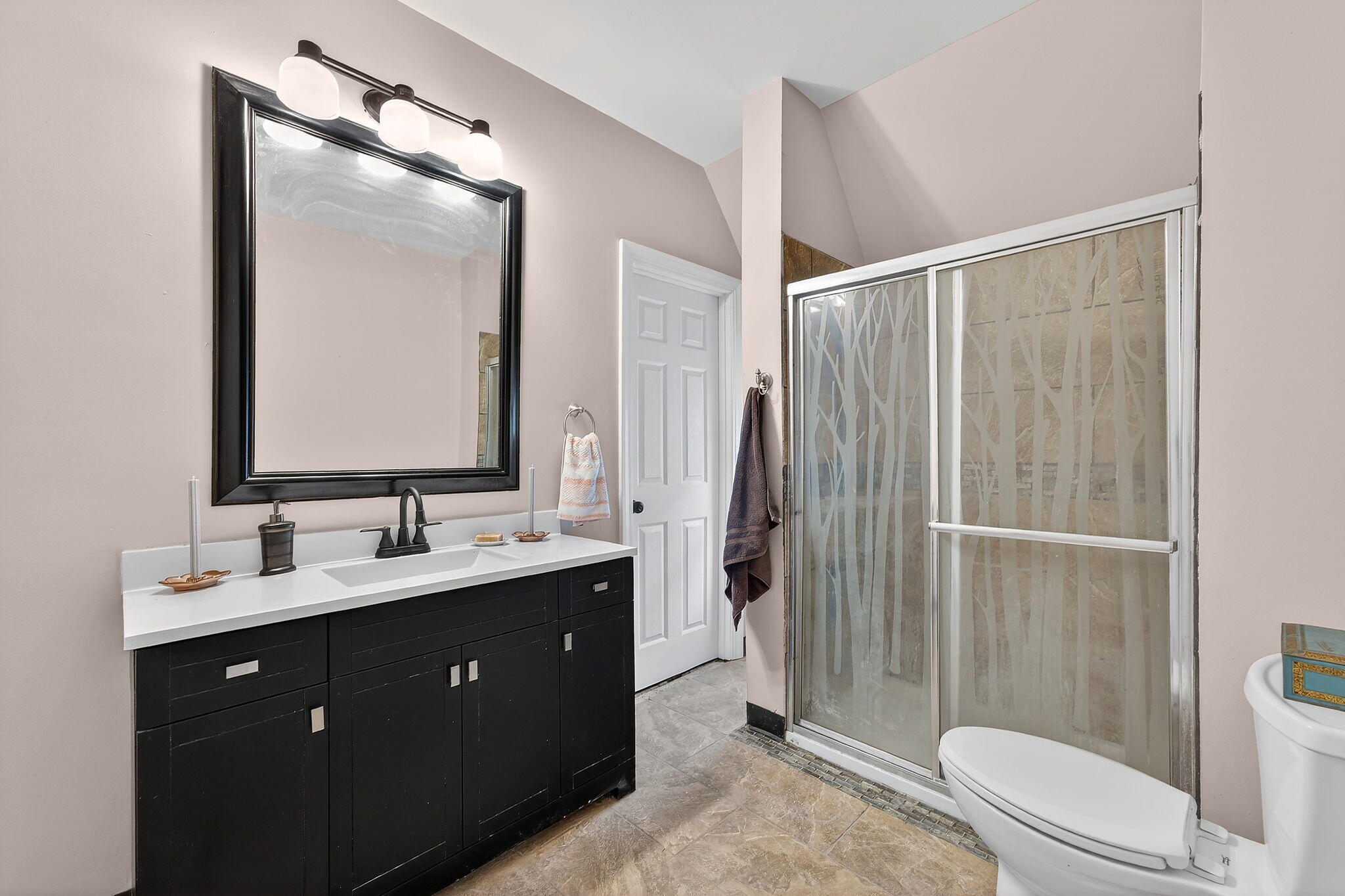 1238 North 33rd Street Milwaukee, WI 53208 - Photo 19 of 40 Full Bath