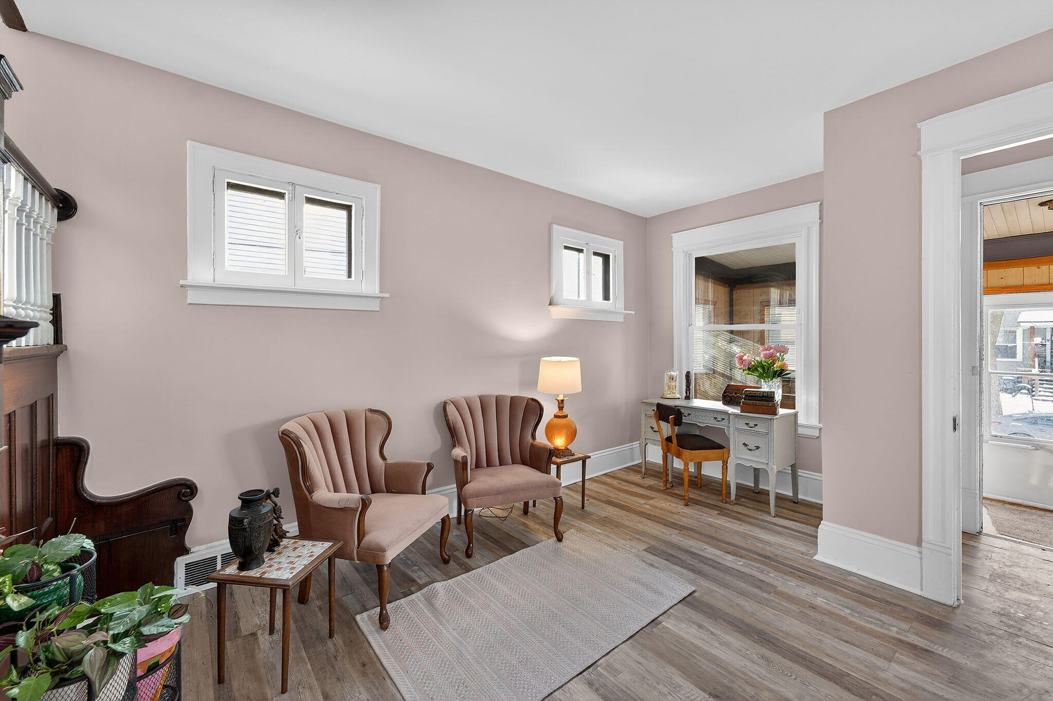 1238 North 33rd Street Milwaukee, WI 53208 - Photo 5 of 40 Seating Room