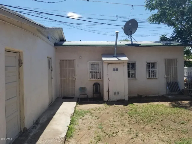 a close view of a shower curtain