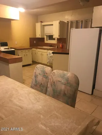 a view of utility room