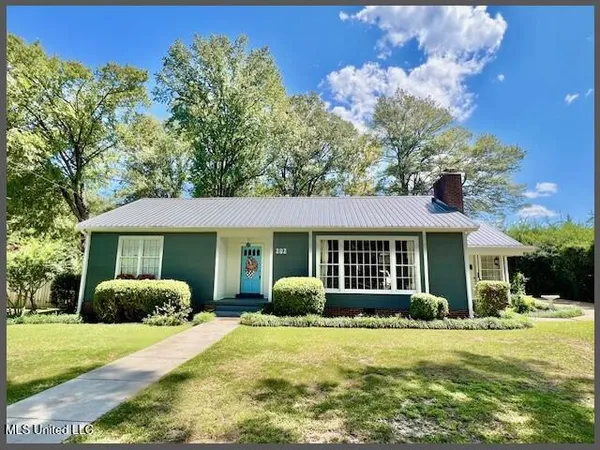 $316,000 | 202 Bates Street, Batesville, MS 38606
