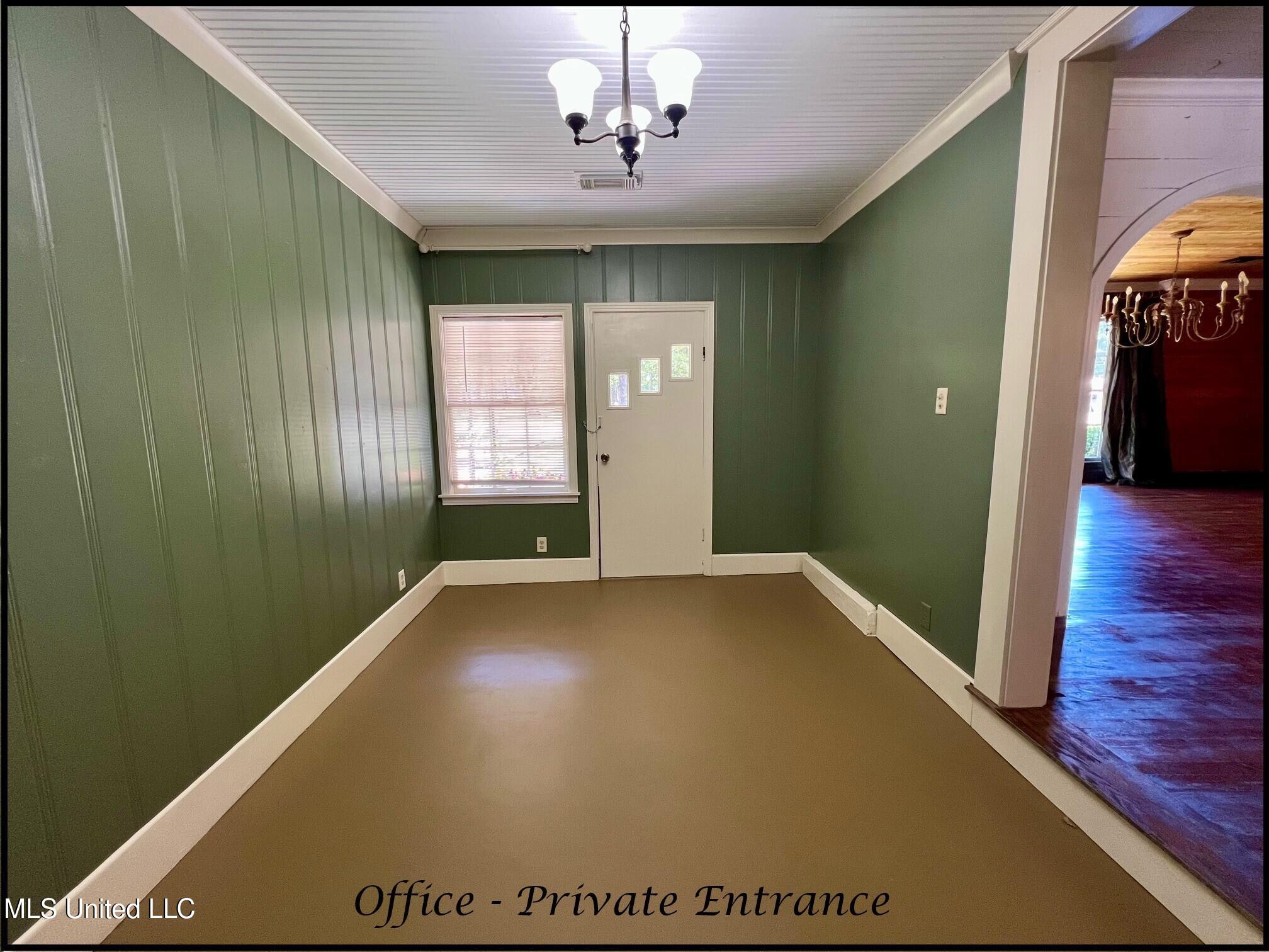 202 Bates Street Batesville, MS 38606 - Photo 32 of 92 202 BATES - OFFICE 2