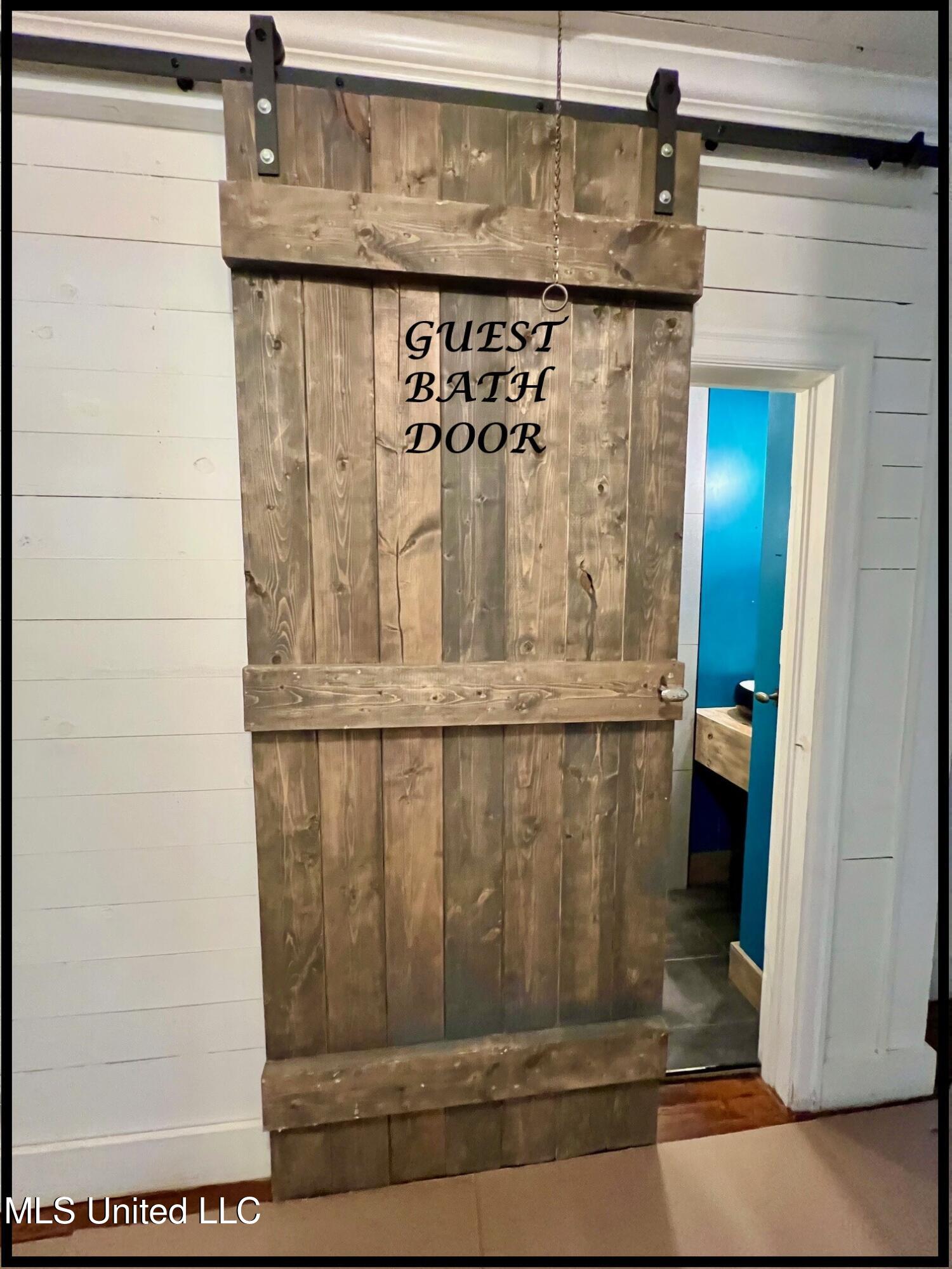 202 Bates Street Batesville, MS 38606 - Photo 54 of 92 202 BATES - GUEST BATH 5 - DOOR
