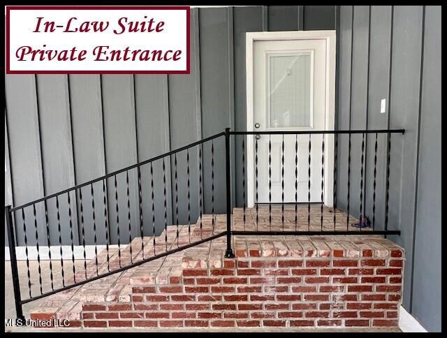 202 Bates Street Batesville, MS 38606 - Photo 63 of 92 202 BATES - IN LAW ENTRANCE