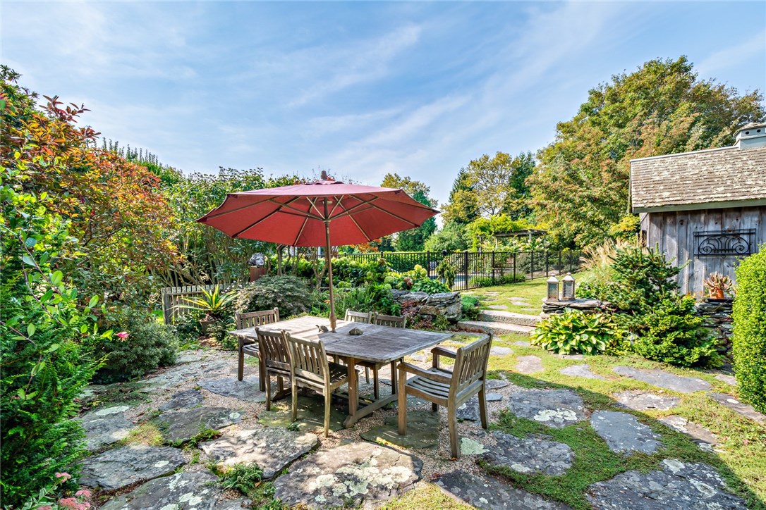 89 Maple Avenue Little Compton, RI 02837 - Photo 13 of 44 Gallery Image 13