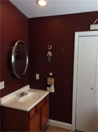 18 Bellingham Road Blackstone, MA 01504 - Photo 11 of 19 Gallery Image 11