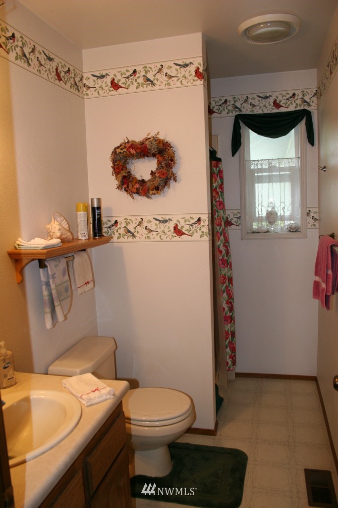 5265 Mae Valley Road Northeast Moses Lake, WA 98837 - Photo 15 of 25 Gallery Image 15