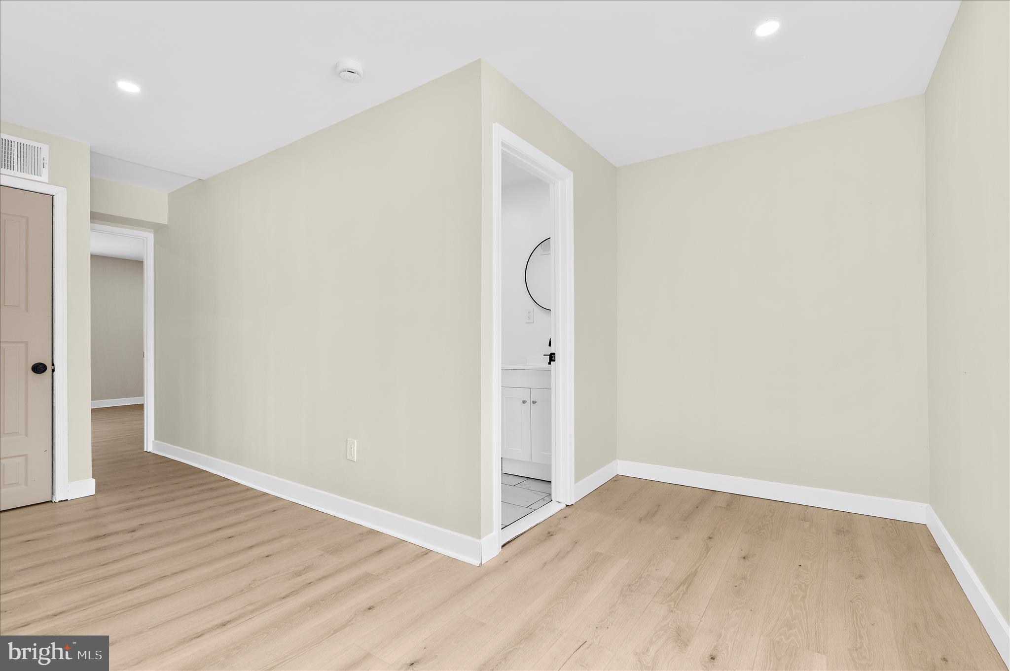 814 Jack Street Baltimore, MD 21225 - Photo 16 of 33