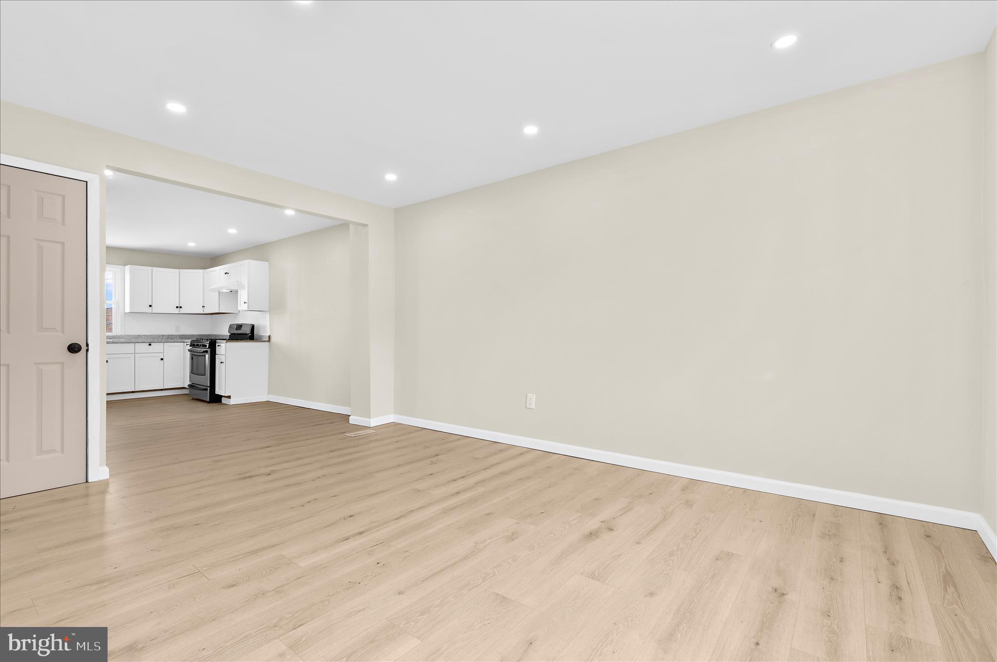 814 Jack Street Baltimore, MD 21225 - Photo 5 of 33