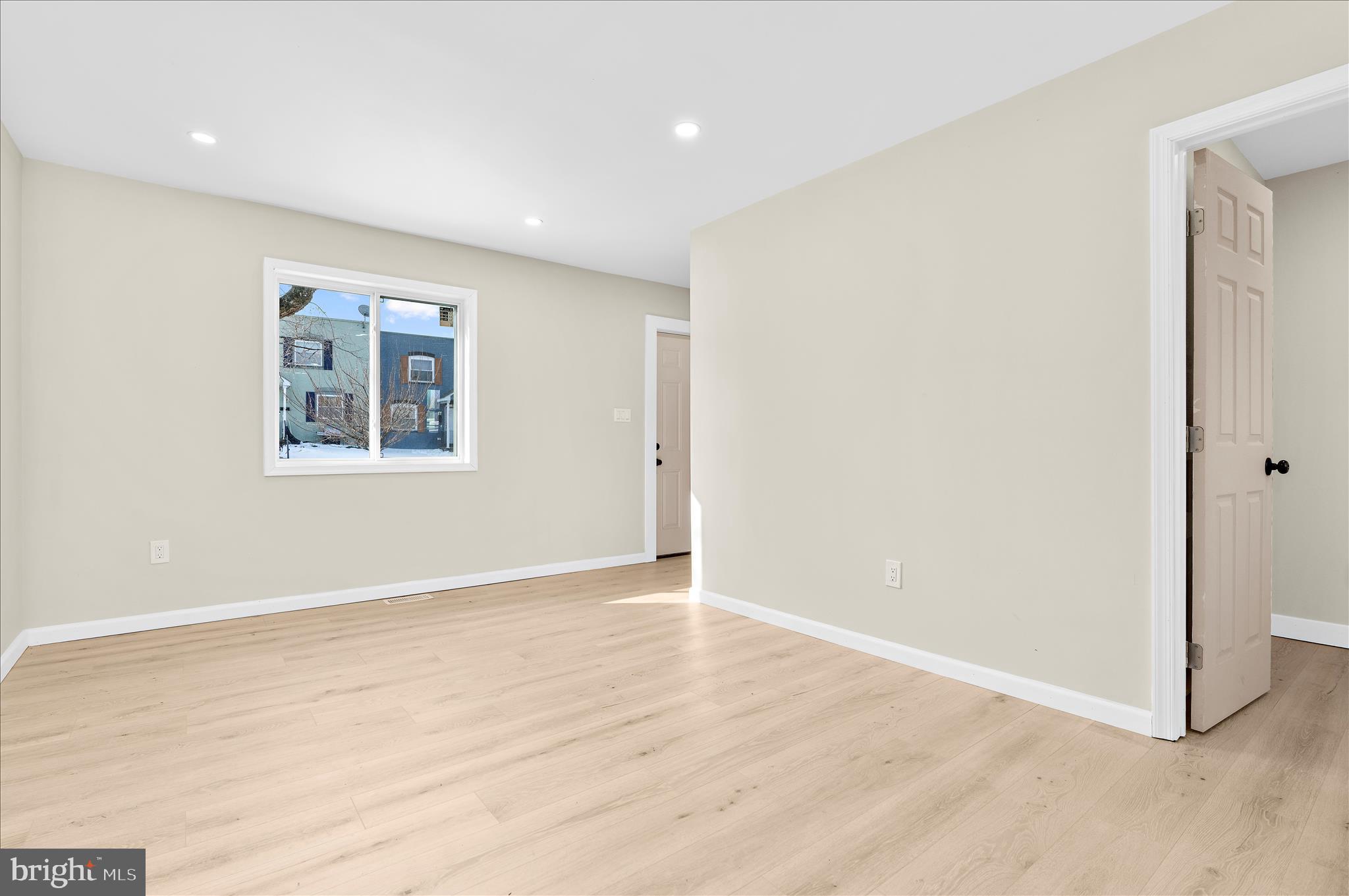 814 Jack Street Baltimore, MD 21225 - Photo 6 of 33