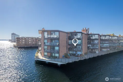 a view of a dinning room with furniture