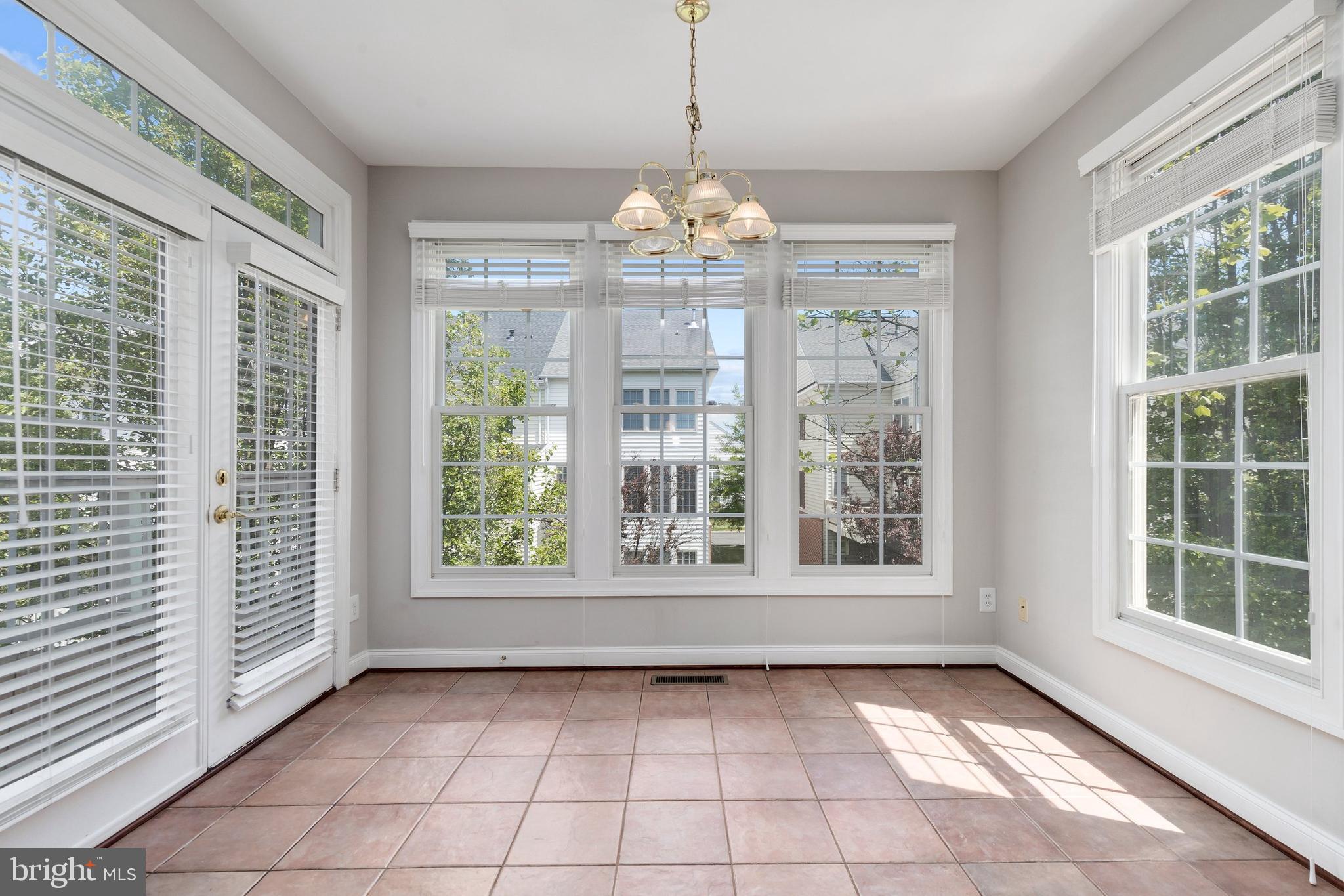 6908 Witton Circle Gainesville, VA 20155 - Photo 14 of 43