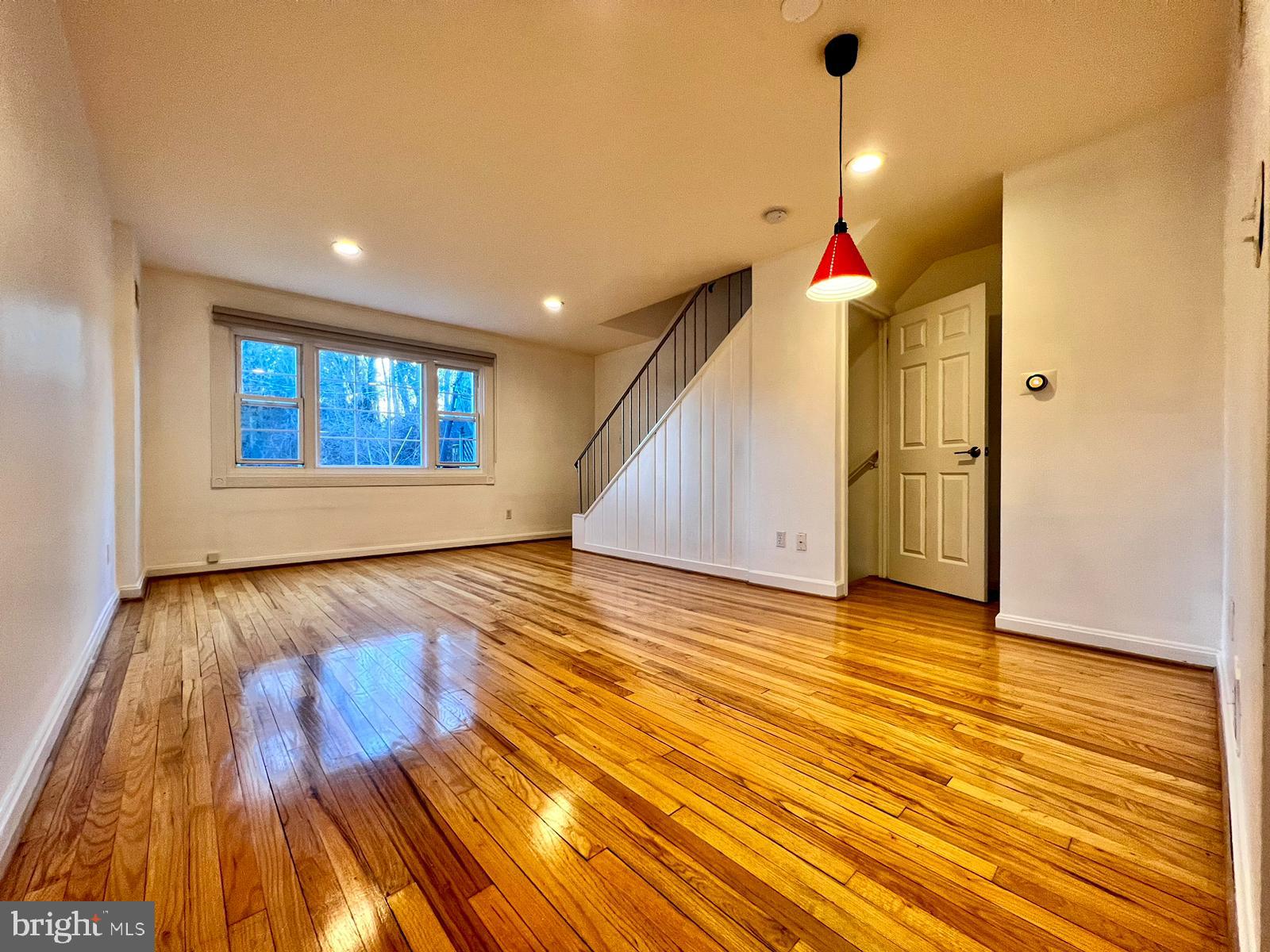 5332 Pooks Hill Road, Unit 304 Bethesda, MD 20814 - Photo 6 of 21 Combo Living - dining room