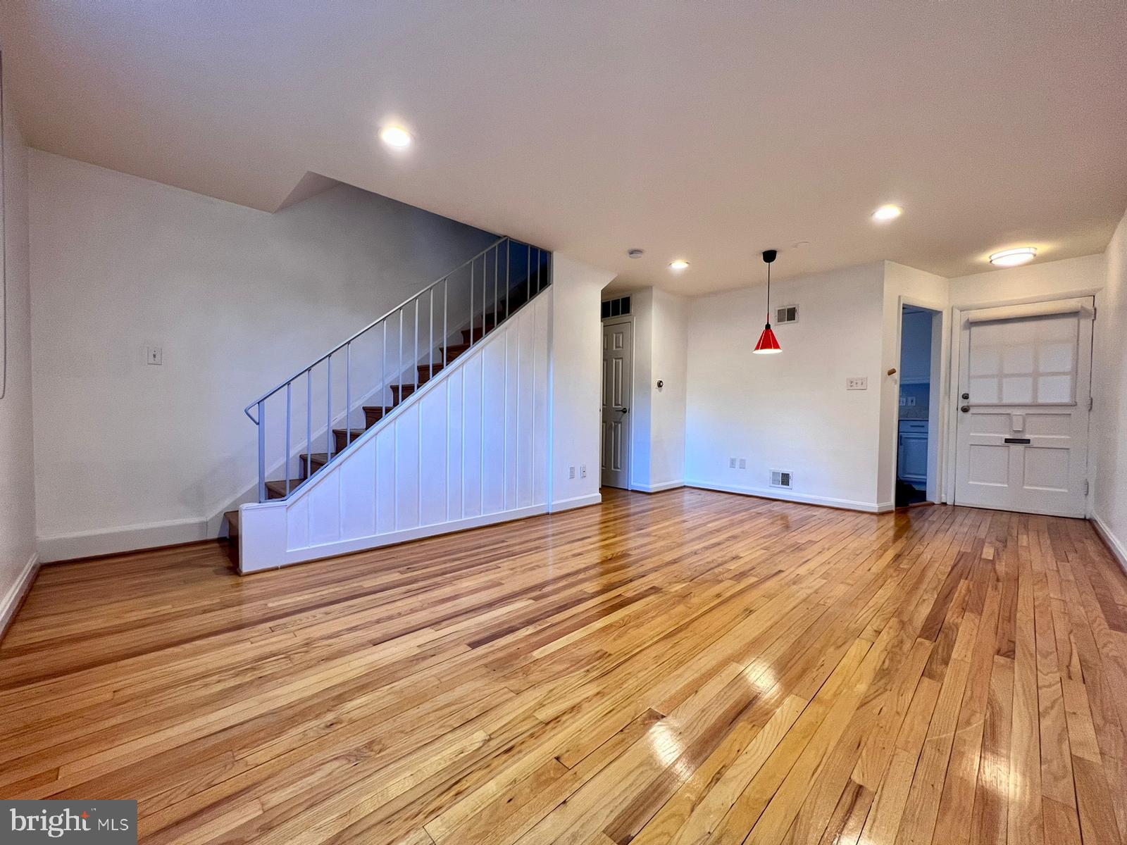 5332 Pooks Hill Road, Unit 304 Bethesda, MD 20814 - Photo 7 of 21 Combo Living - dining room