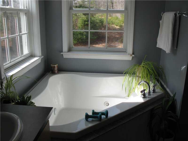 299 Metcalf Road Winthrop, ME 04364 - Photo 17 of 22 Bathroom.