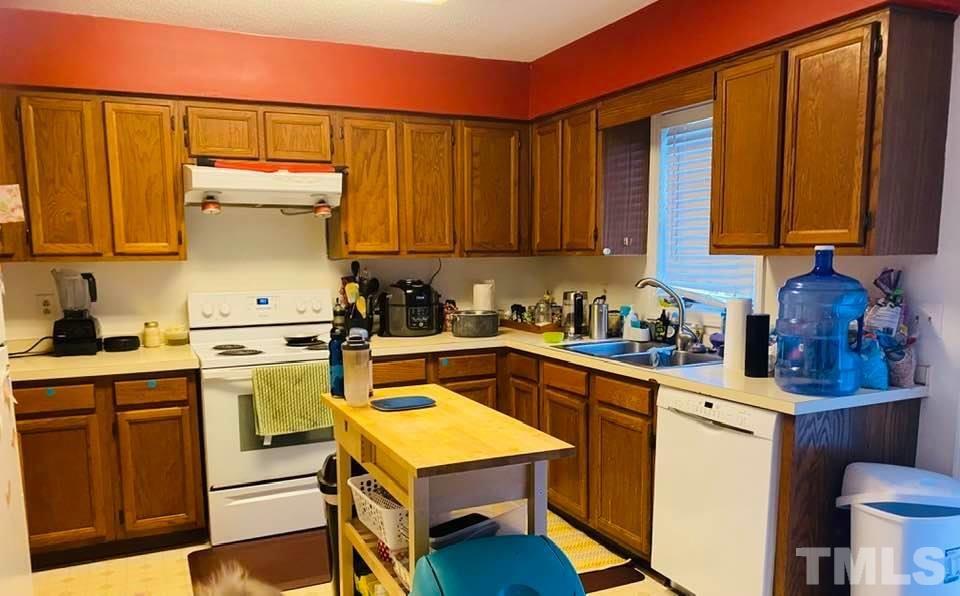 4358 Hunters Club Drive Raleigh, NC 27606 - Photo 5 of 13