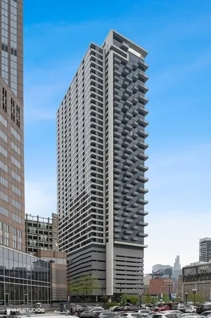 $2,200 | 235 West Van Buren Street, Unit 3806, Chicago, IL 60607